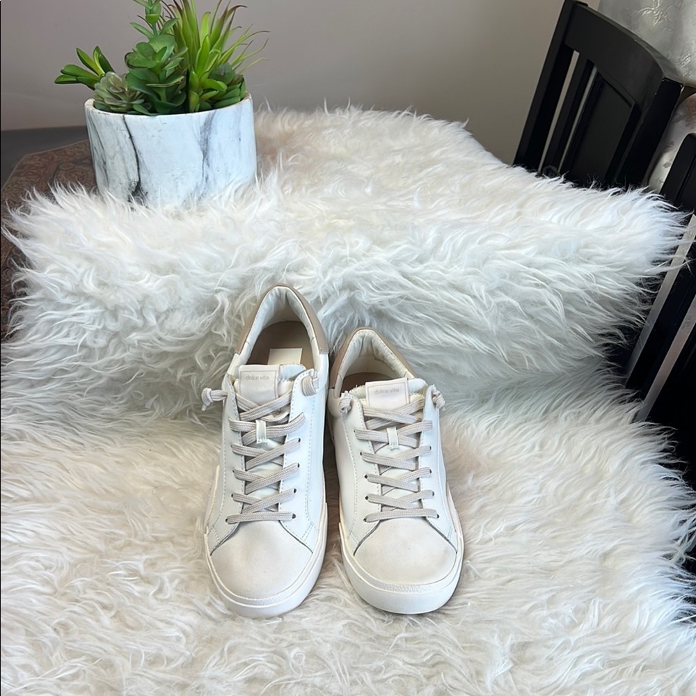 Dolce Vita Women’s Zina Foam 360 White Recycled Leather Sneakers Size 10-11 US - Picture 4 of 17